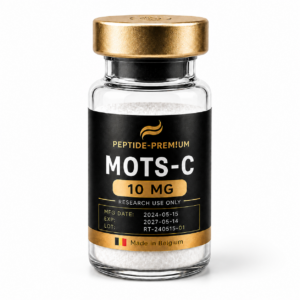 בקבוק MOTS-C 10 מ"ג PEPTIDE-PREM!UM על רקע לבן, לשימוש מחקרי בלבד